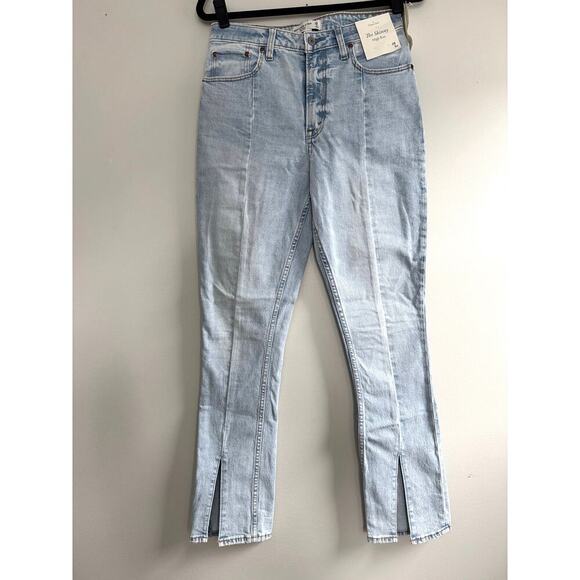 A&F Curve Love High Rise Skinny Jean color Light W/ Vent Hem 6R NWT - Picture 1 of 7